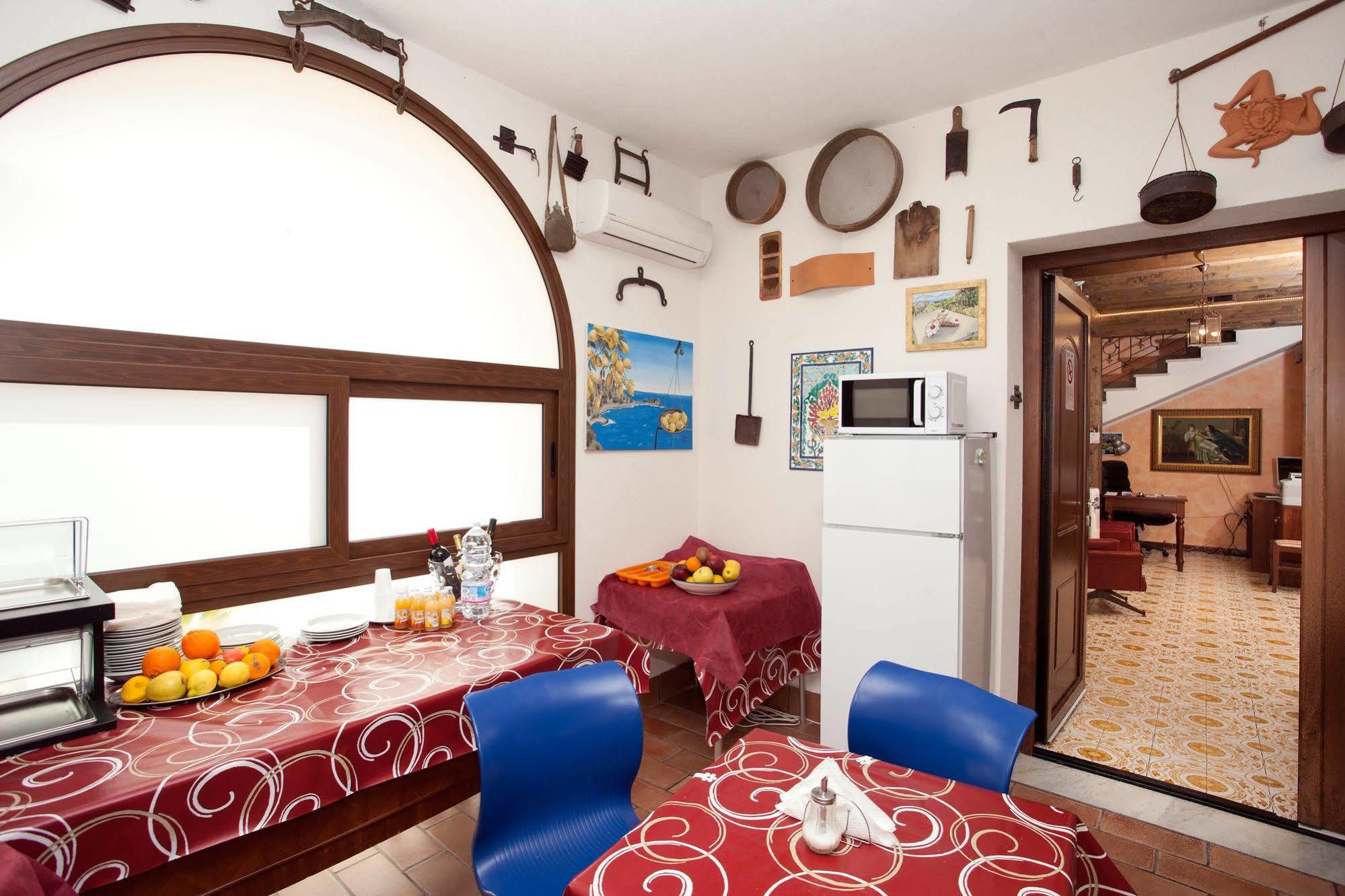 Kunesias B&B Cinisi Ngoại thất bức ảnh